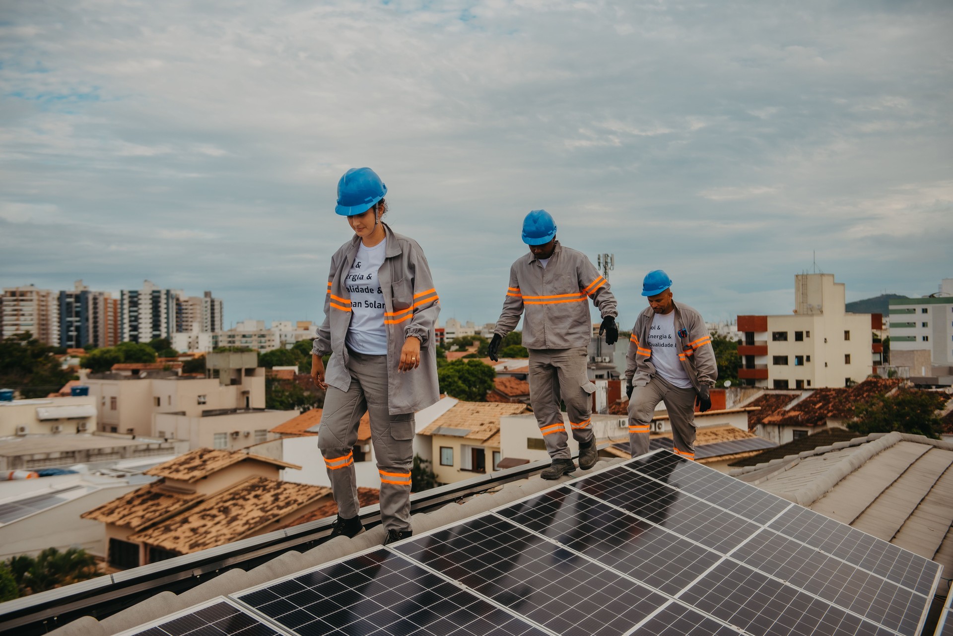 instalação e manutenção de painéis solares