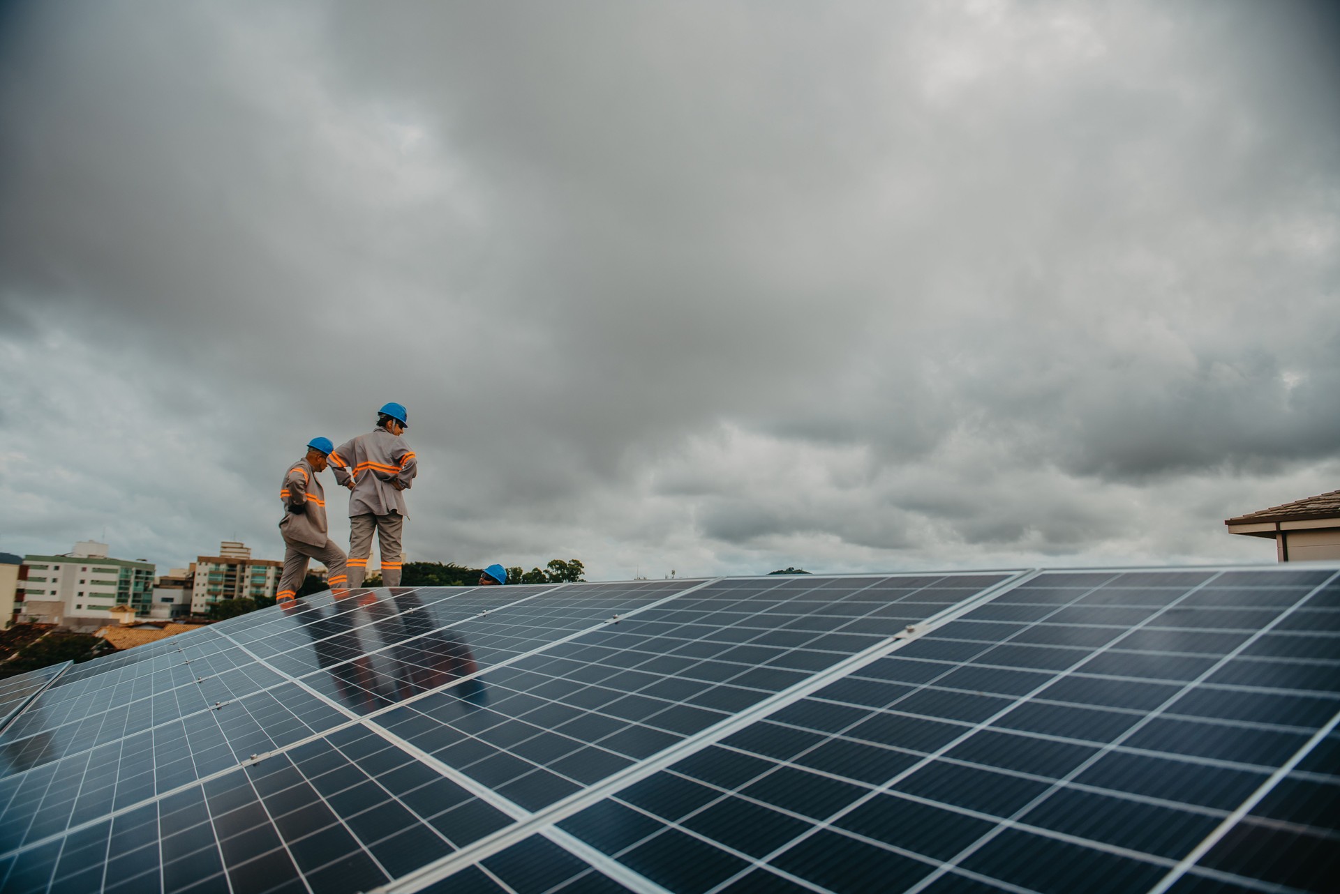 instalação e manutenção de painéis solares